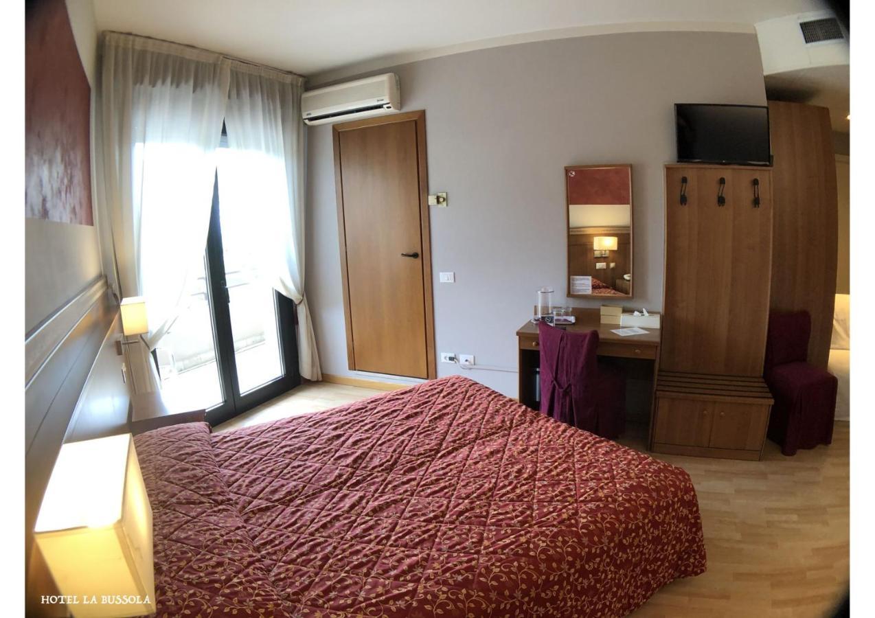 Hotel La Bussola Padenghe sul Garda Exterior foto